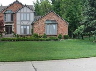 3035 Kenwood Dr, Rochester Hills, MI 48309