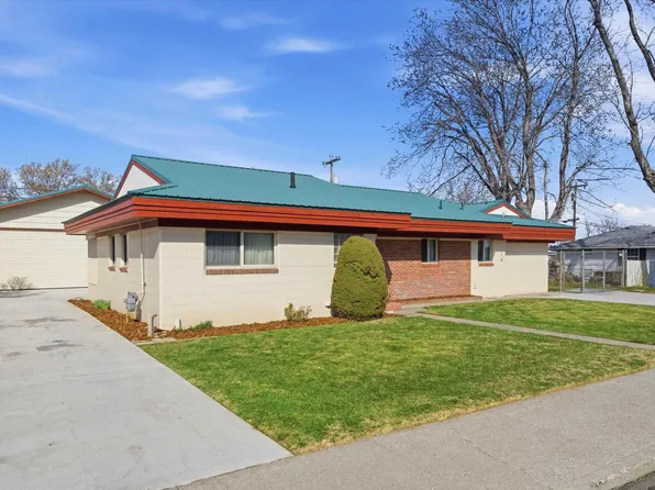 2430 W Clearwater Ave, Kennewick, WA 99336