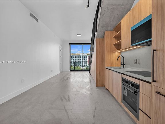 2nd image of 91 NW 27th St #502