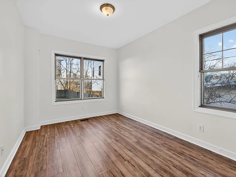 1103 Summit Ave — Photo 13