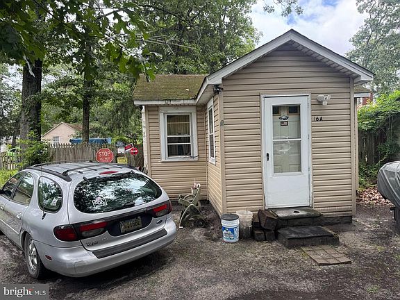 5th image of 16 Begonia St