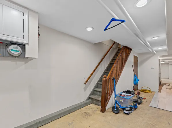 1408 Avenue L image 4 of 20