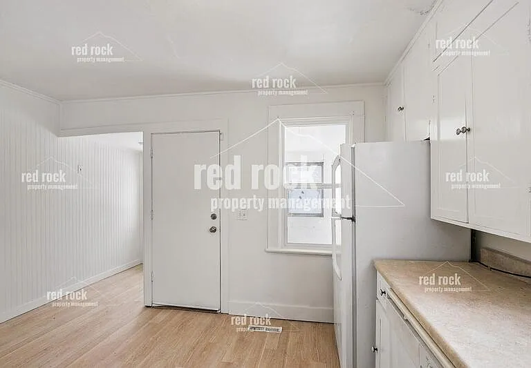 1517 E Bridgeport Ave — Photo 13