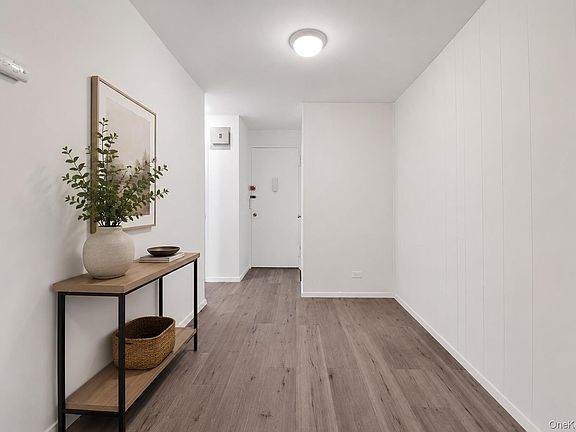 4th image of 4295 Webster #3K