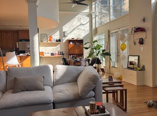 1133 W Cornelia Ave APT B, Chicago, IL 60657