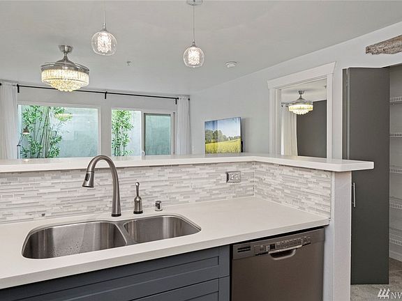 3rd image of 500 Elliott Ave W APT 314