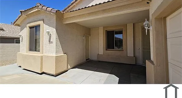 5 bed, 2076 sqft, $3,150 — Photo 3