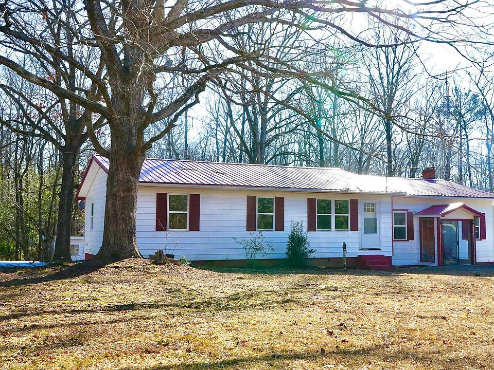 1st image of 120 Rhodes Ln