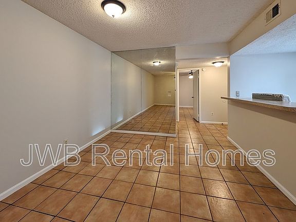 4th image of 5602 Pinebay Cir S