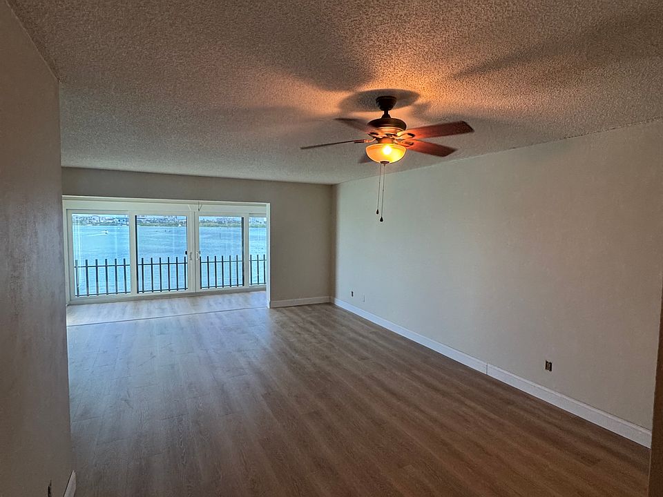Living room/ Dining room