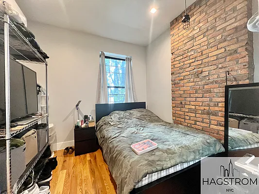 Rented by Hagstrom Management Inc | media 25