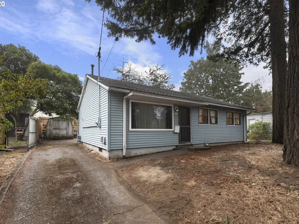 8708 NE Halsey St, Portland, OR 97220
