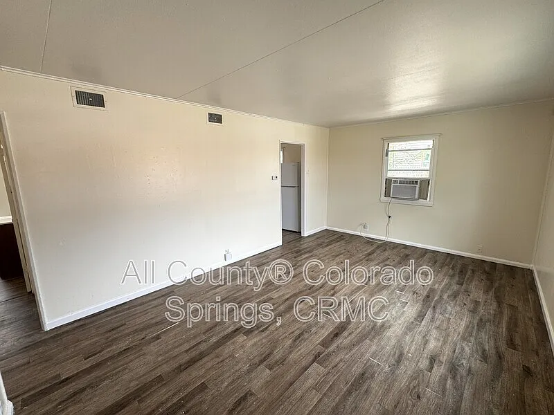 2 bed, 1.0 bath, 796 sqft, $1,550 — Photo 2