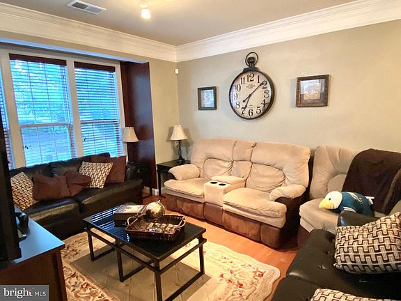4th image of 2252 Margraf Cir