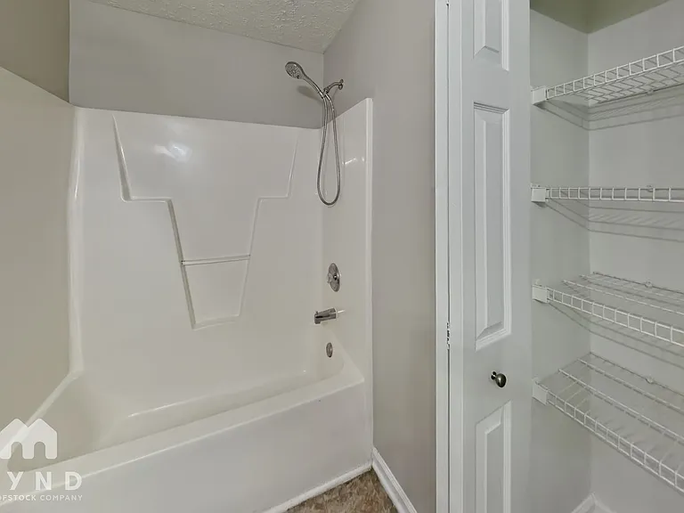 105 Bridgedale Ct — Photo 15