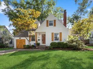 6807 Granada Ln, Prairie Village, KS 66208
