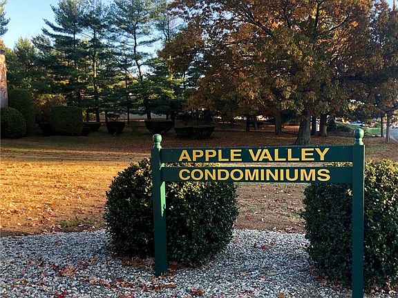 4th image of 15 Apple Valley Pkwy #9
