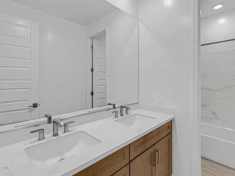 9817 S 12th St — Photo 37