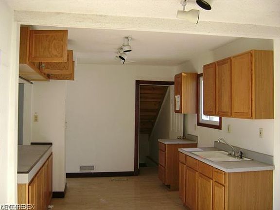 2nd image of 1533 W 102nd St