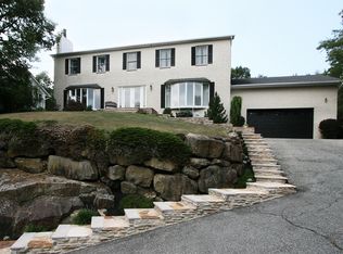 12 Pawnee Ter, West Milford, NJ