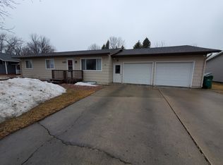 1421 14th St N, Wahpeton, ND 58075