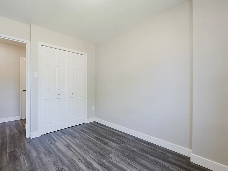 33 Eastmount Ave — Photo 17