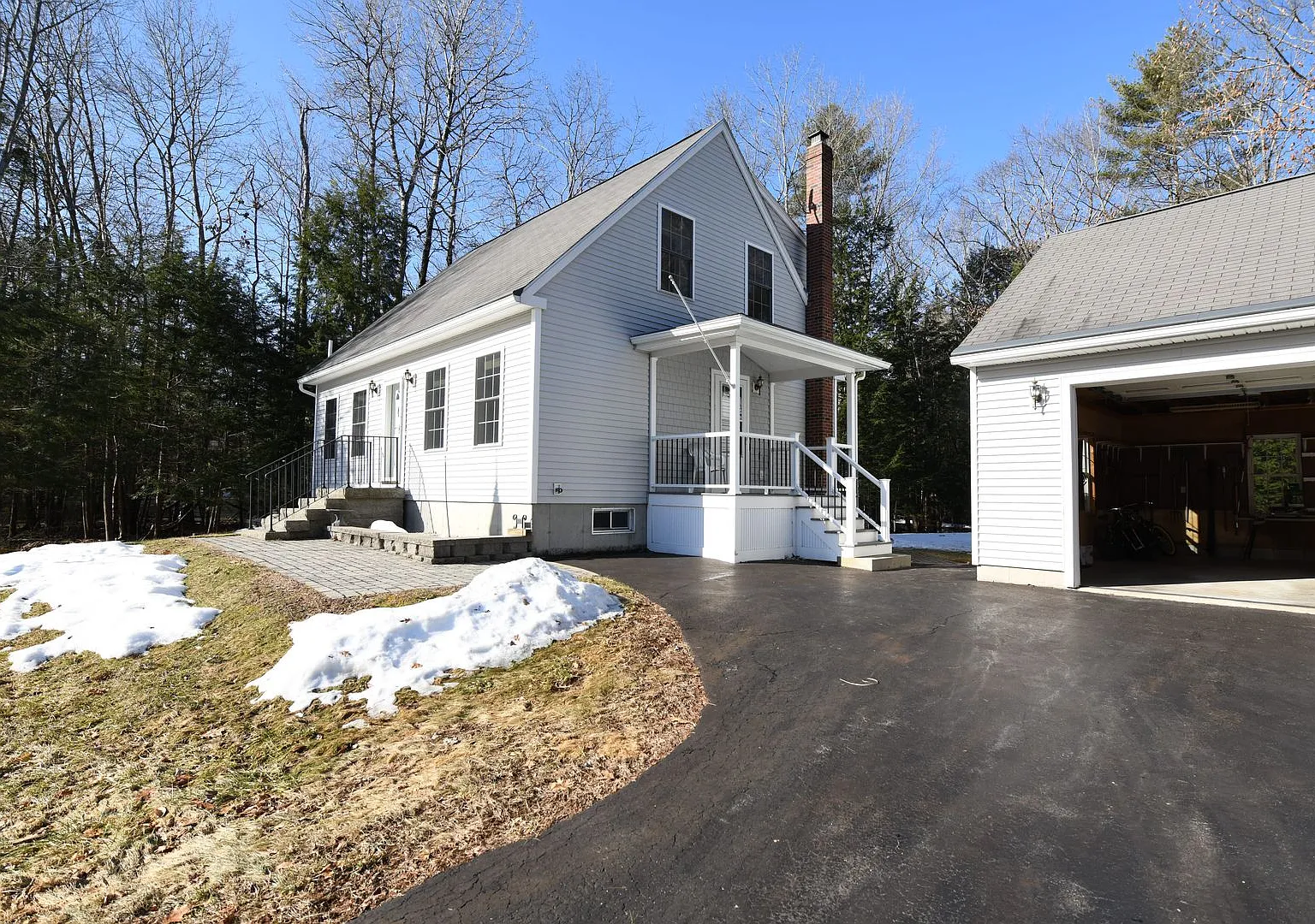 15 Sabatus Ln — Photo 2