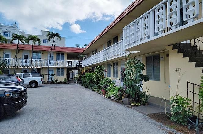 1st image of 441 Collins Ave APT 2