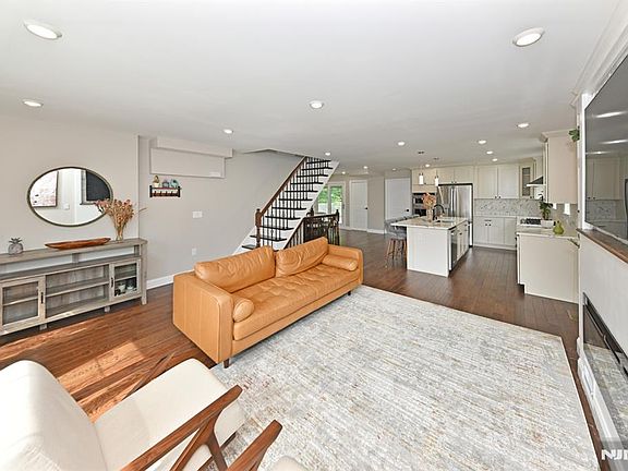 3rd image of 119 Lenox Ave