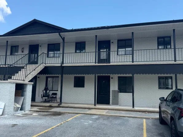 111 Roseview Dr, Johnson City, TN 37615