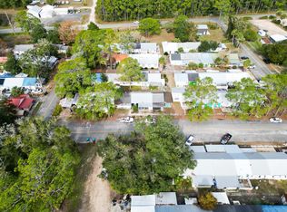 10-8 W Pine St, Lanark Village, FL 32323