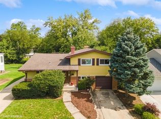 47 Cedar Dr, Wheeling, IL 60090