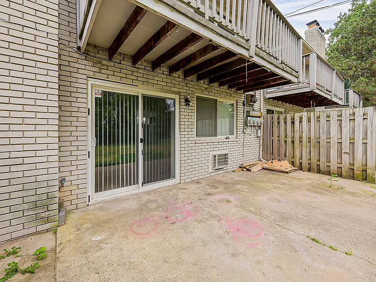 132 Huronview Ct — Photo 27