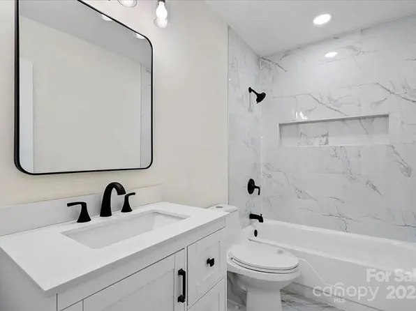 3600 Braden Dr, Charlotte, NC 28216