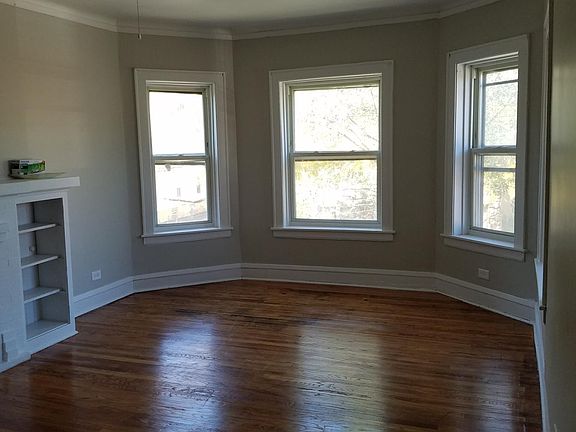 2nd image of 935 N Austin Blvd Unit 2