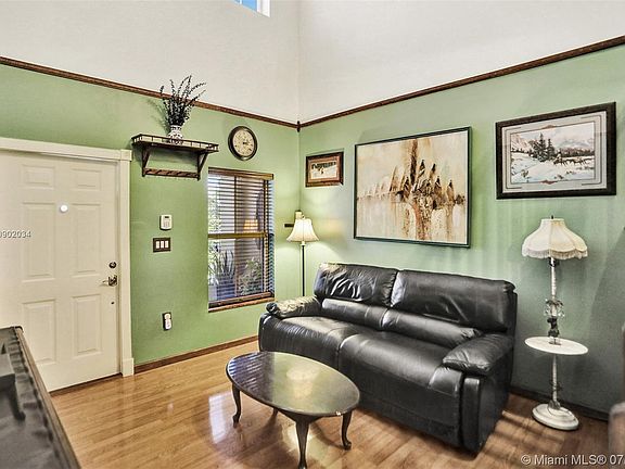5th image of 172 Riverwalk Cir