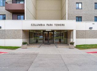 2200 S 29th St UNIT 12N, Grand Forks, ND 58201