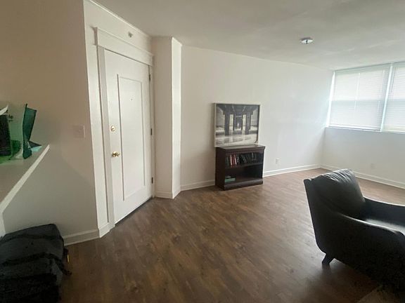 2nd image of 3415 W End Ave #712A