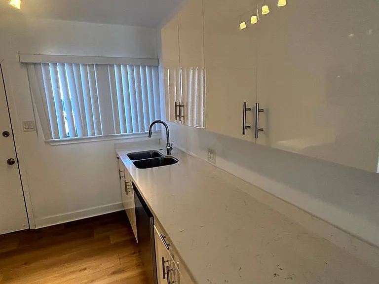 5623-5633 W Venice Blvd — Photo 8