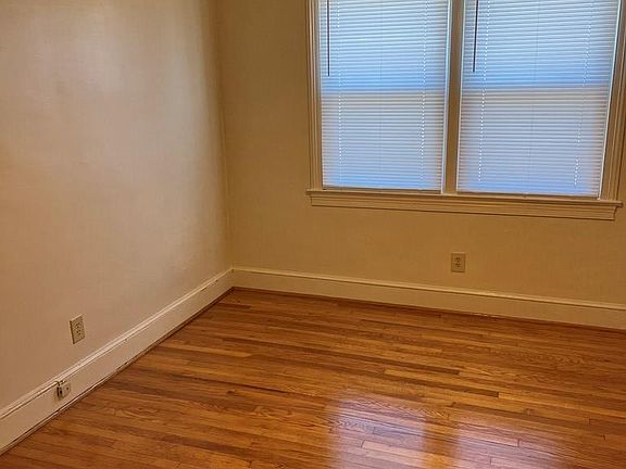 2nd image of 890 Arnett Blvd