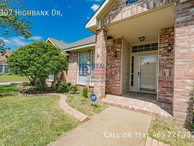 2302 Highbank Dr — Photo 3