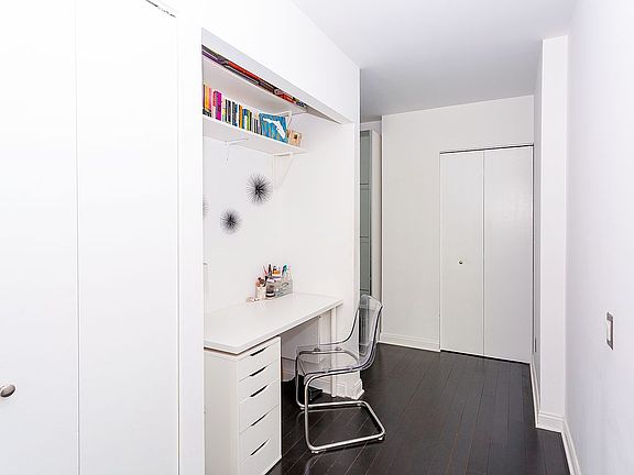 3rd image of 88 Greenwich St APT 428