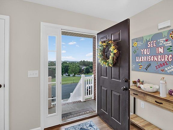 5th image of 1823 Willow Hill Dr