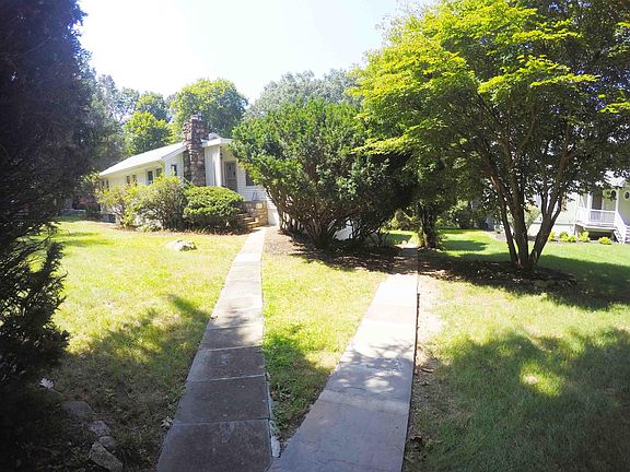 View of entrance path from the street (right side)