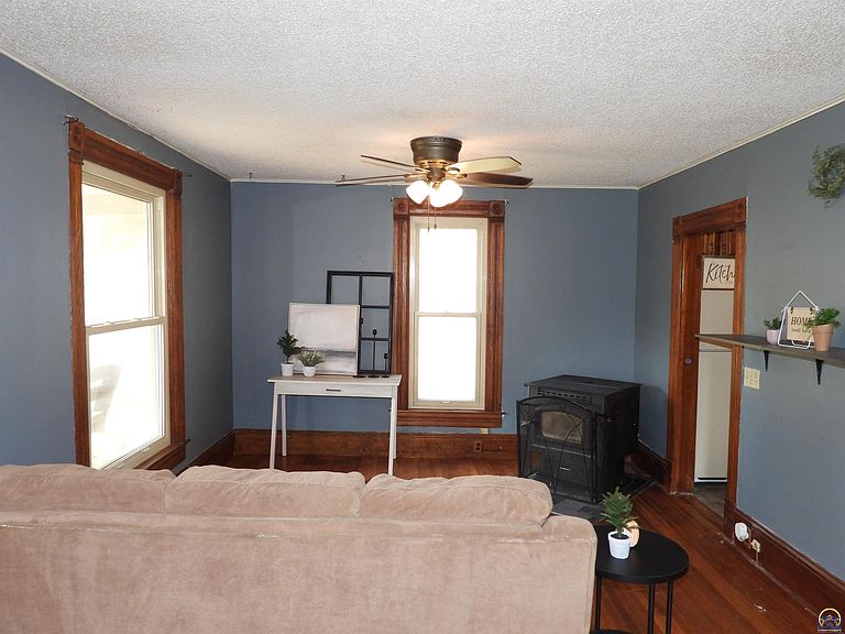 Listing photo 5