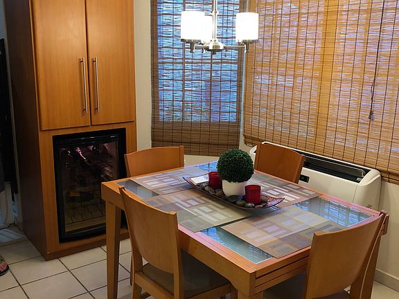 Kitchen dinnette