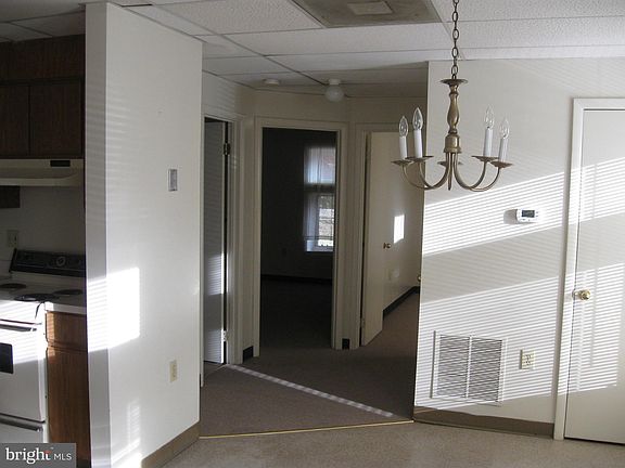 4th image of 101 W South St APT 4B