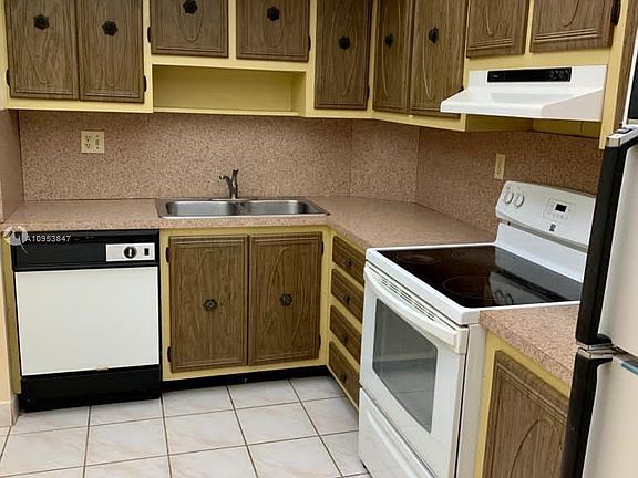 4th image of 10852 N Kendall Dr APT 303