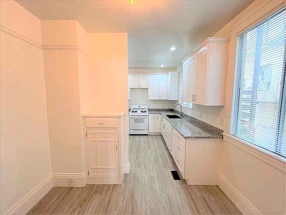 3rd image of 378 11th Ave #1