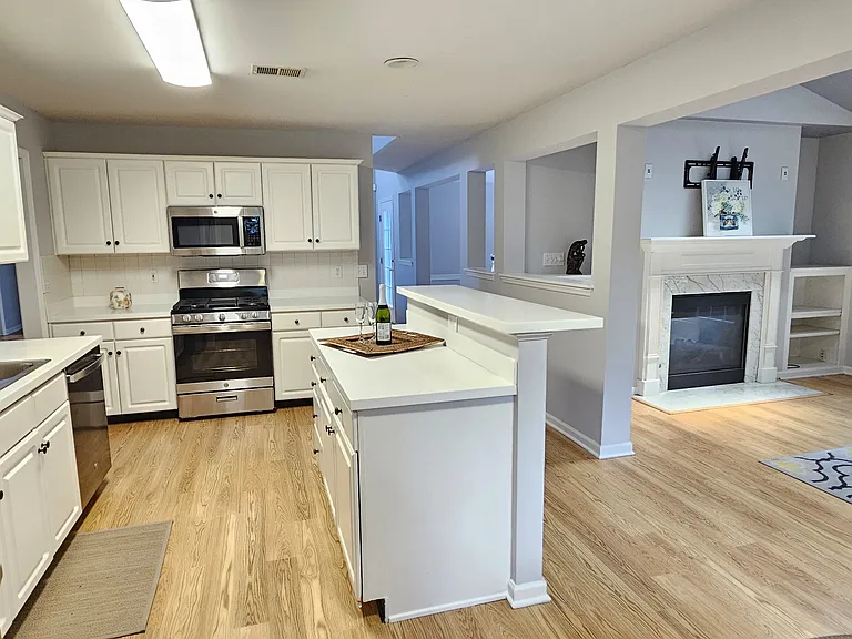 2216 Burns Ct — Photo 12